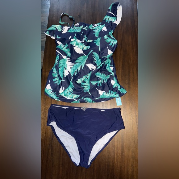 Yonique Other - Yonique Navy Blue Swimwear Top with Leaf Pattern & Navy Blue Bottoms - Size 2XL